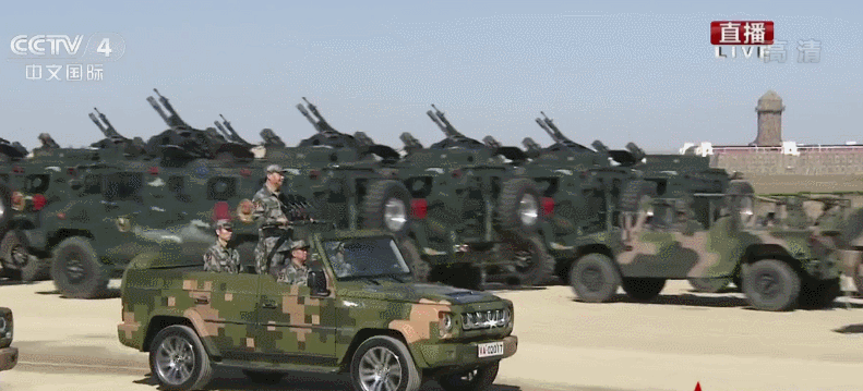 le duyet binh ky niem 90 nam cua pla xuat hien chi tiet la khien dai loan lo sot vo