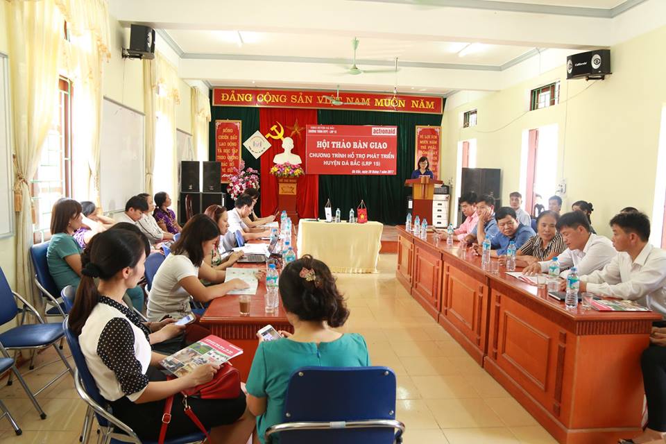 chang duong 10 nam chung tay cham dut doi ngheo cua actionaid viet nam tai huyen da bac hoa binh