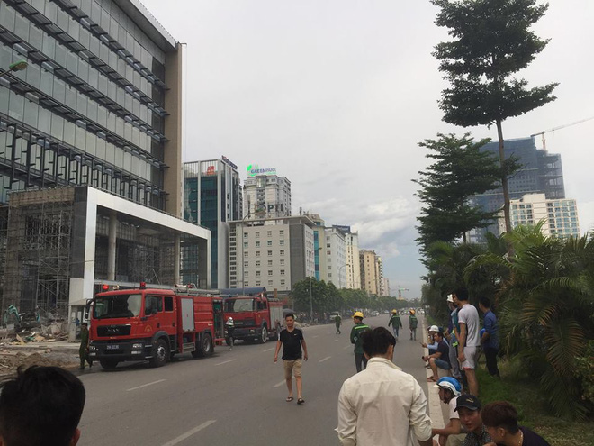 ha noi chay toa nha tren pho duong dinh nghe vao dung ngay nang nong dinh diem