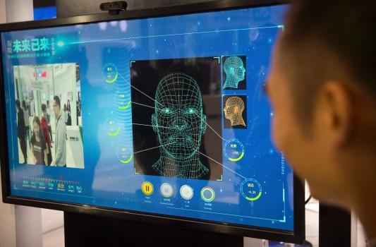 thoi dai cong nghe len loi vao giao duc trung quoc bo tri camera giam sat va cham diem hoc sinh mat tap trung