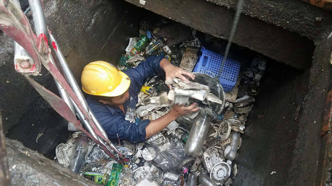 chu tich hdnd tphcm nghen loi noi voi cong nhan thoat nuoc toi xin loi anh