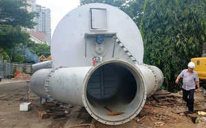 chu tich hdnd tphcm nghen loi noi voi cong nhan thoat nuoc toi xin loi anh