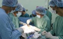 tphcm di an tiec ve luc nua dem nam thanh nien 28 tuoi bi dam thau tim nguy kich