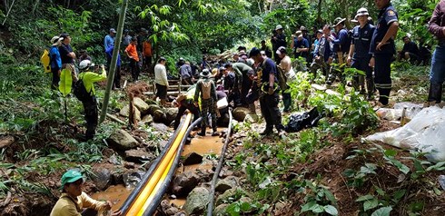 thai lan can nhac cac phuong an giai cuu doi bong thieu nien ra khoi hang