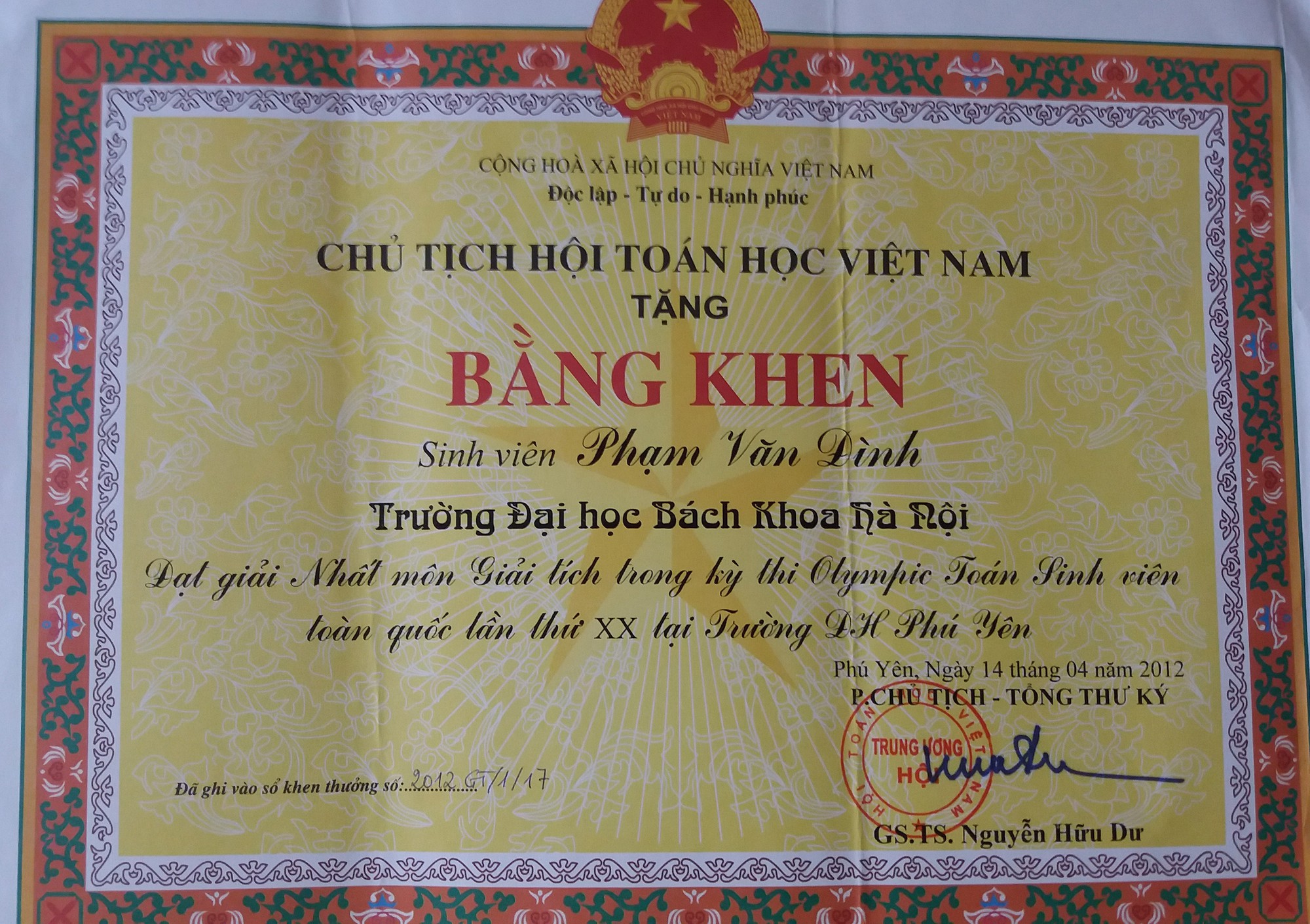 gia dinh hoang mang ve cai chet bi an cua chang trai thu khoa dh bach khoa ha noi