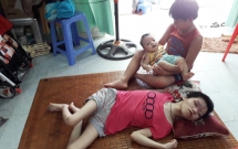 dut ngon tay so cuu tre co giat hinh anh dep nhung dung bat chuoc