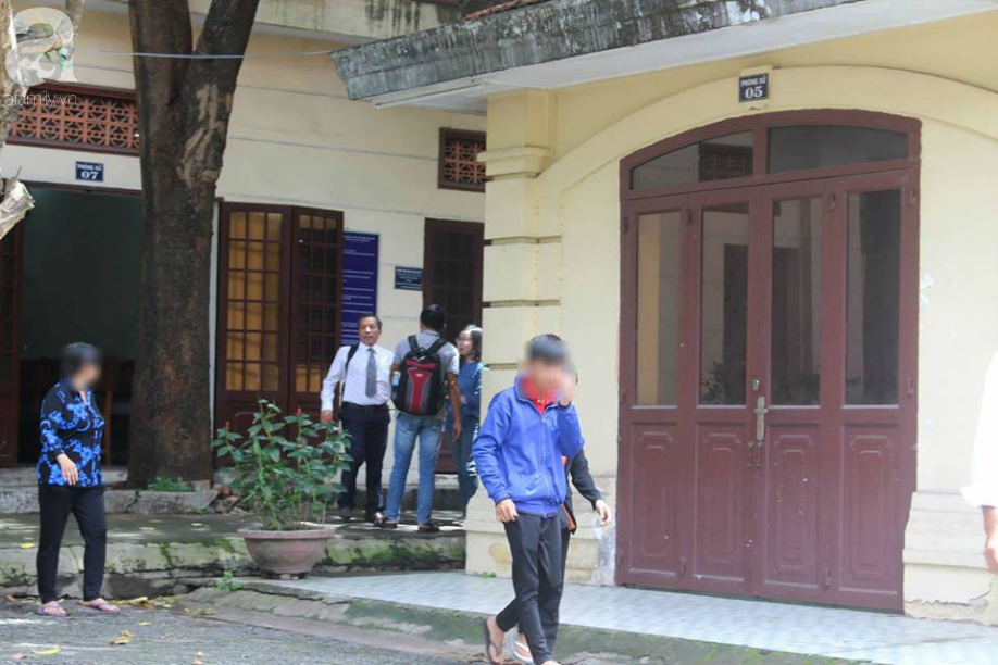 tphcm bi to hiep dam tre em nam thanh nien duoc tra tu do ngay tai toa vi chua du 18 tuoi