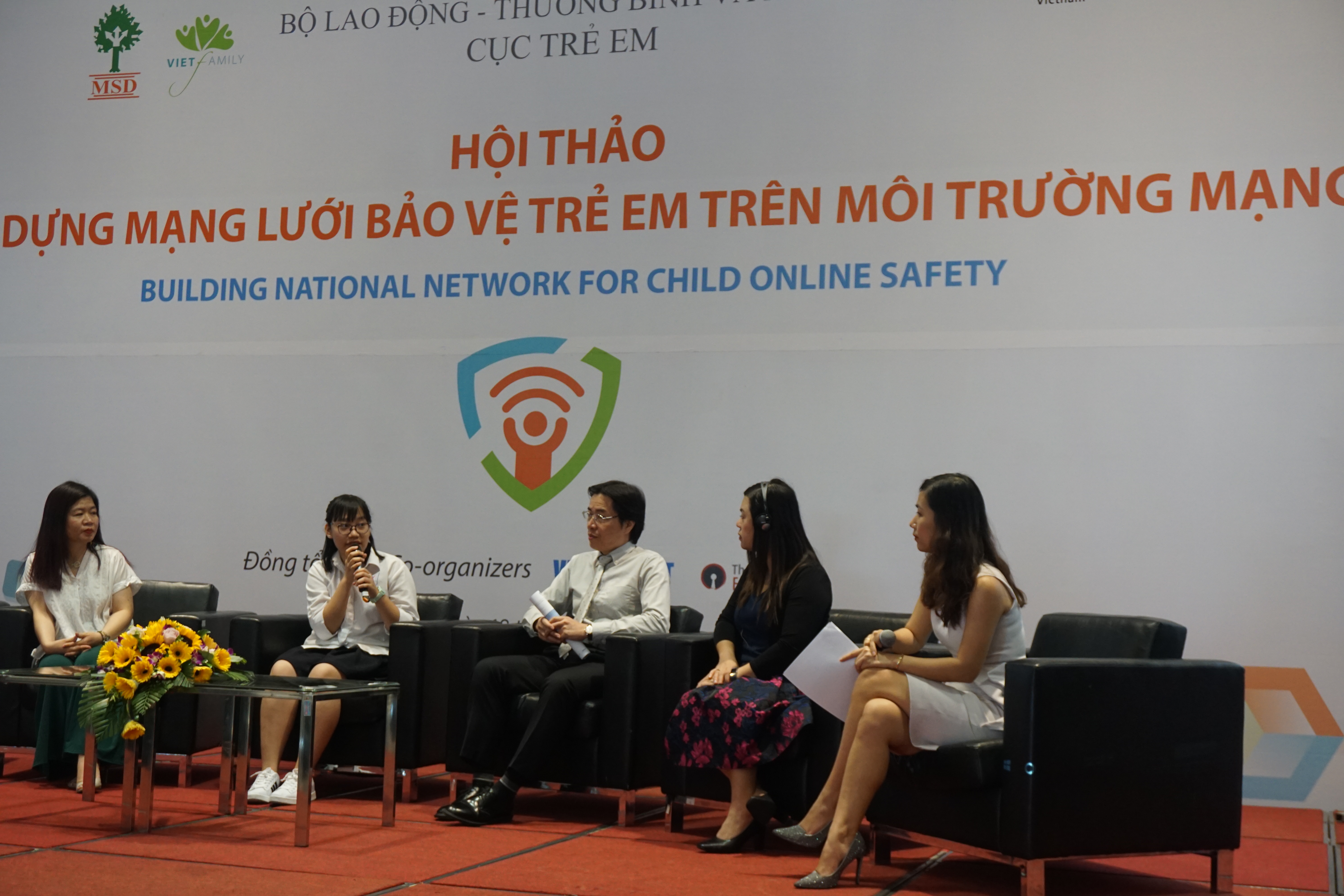 lieu vac xin cho nhung cong dan tre thoi dai so la gi