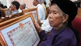 van dong suu tam ung ho ky vat thoi chien long tri an khat vong hoa binh va tinh than huu nghi