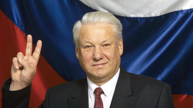 la chan hat nhan nga tung suyt sup do tt boris yeltsin ngoi tren dong lua nhu the nao