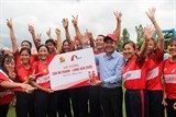 xua tan nang nong voi tra thanh nhiet dr thanh va nhan giai thuong chuc trieu dong