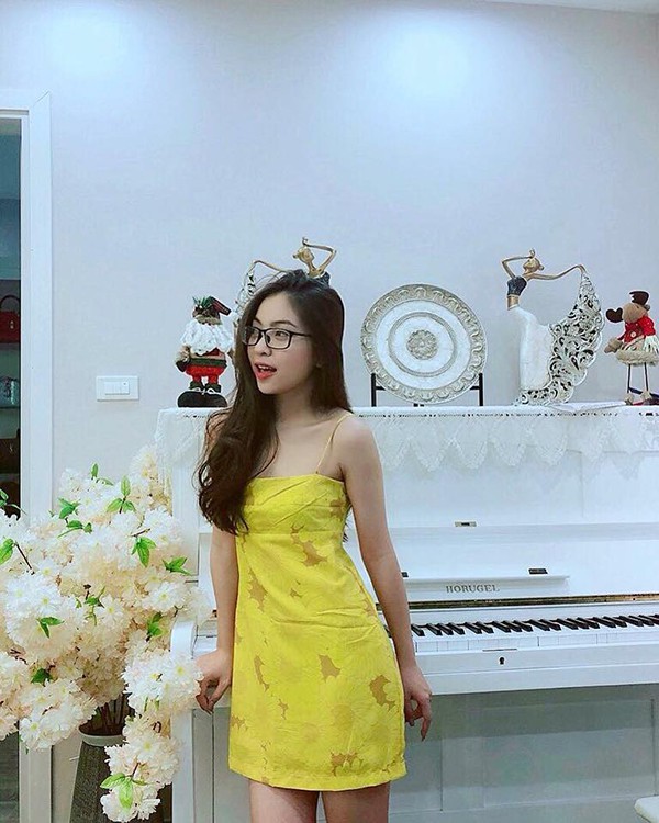 nhan sac xinh dep va tham vong vao showbiz cua ban gai quang hai u23