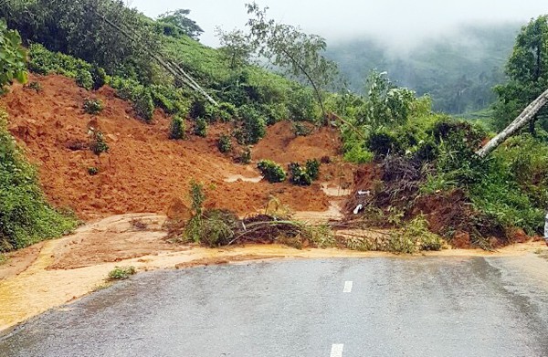 yen bai 10 nguoi chet va mat tich do mua lu nhieu xa bi chia cat