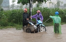 mua keo dai nhieu con duong o sai gon hoa song