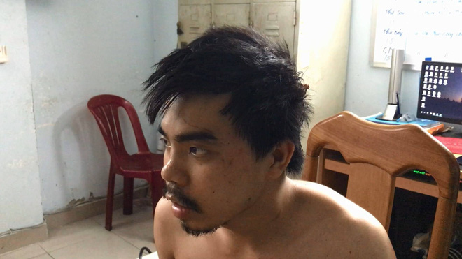 nam thanh nien dung dao roc giay tan cong cuop tai san cua doi nam nu o trung tam sai gon