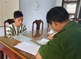 video ten trom be khoa xe may trong 3 giay roi tau thoat giua pho sai gon