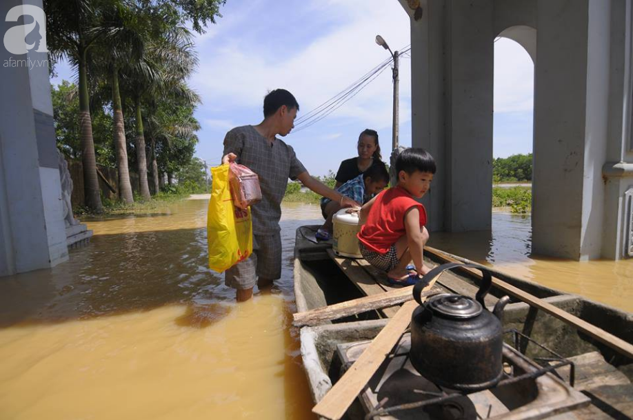 vung ngoai thanh ha noi nhieu noi bi chia cat vi nuoc van ngap trang