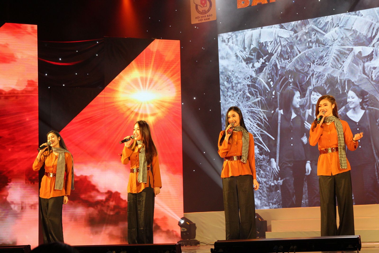 ky uc thoi hoa lua chuong trinh nghe thuat tri an cac anh hung thuong binh liet sy