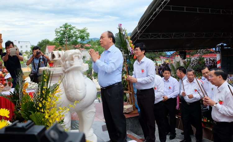 dang nha nuoc va nhan dan luon ghi nho cong lao to lon cua cac anh hung liet sy