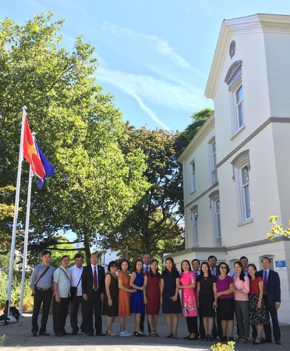 huyen dan phuong mong muon hoc hoi kinh nghiem quan tri do thi tu ha lan