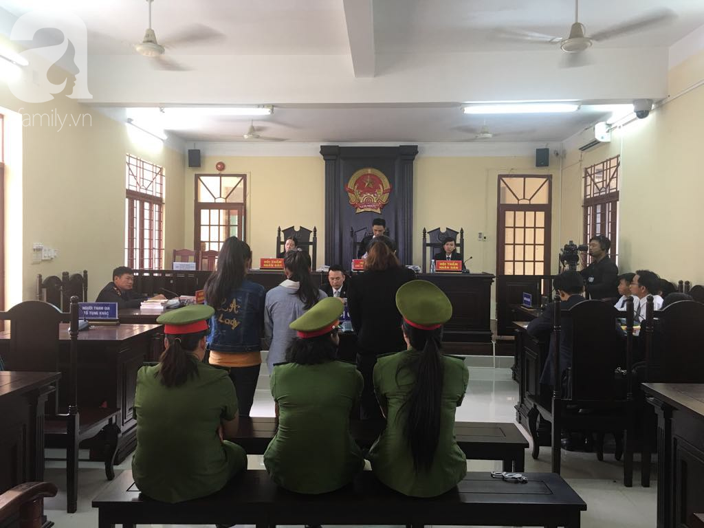 nhieu phu huynh mat binh tinh bat khoc khi du phien toa xu 3 bao mau truong mam xanh bao hanh tre