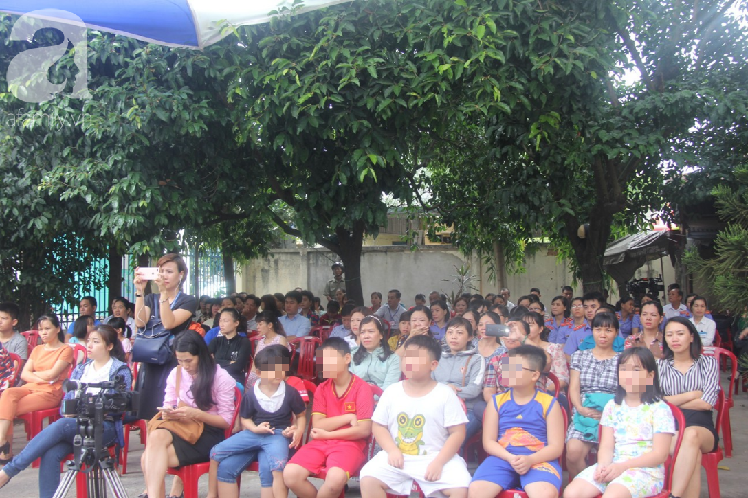 nhieu phu huynh mat binh tinh bat khoc khi du phien toa xu 3 bao mau truong mam xanh bao hanh tre