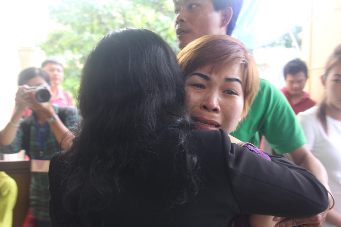 nhieu phu huynh mat binh tinh bat khoc khi du phien toa xu 3 bao mau truong mam xanh bao hanh tre