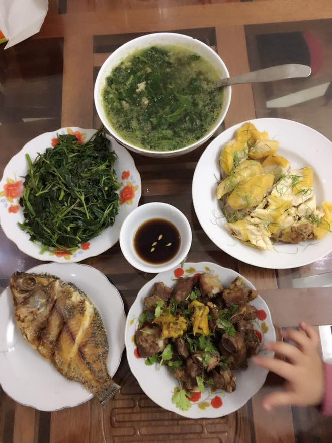 lay chong xong lai cham chi may mo nau an co vo thich an thit ga khoe hinh anh mam com hang ngay duoc chi em tam tac khen ngoi