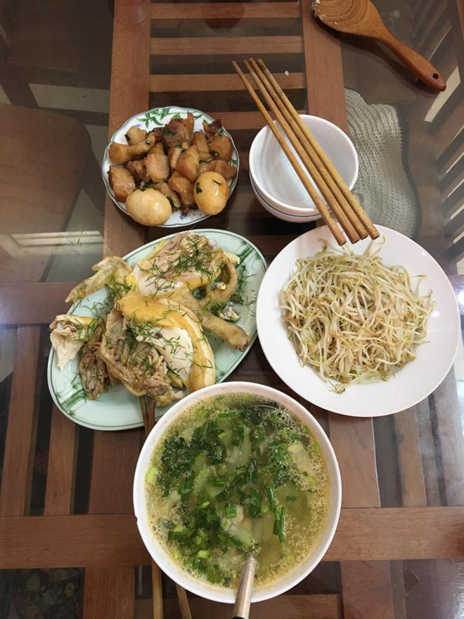 lay chong xong lai cham chi may mo nau an co vo thich an thit ga khoe hinh anh mam com hang ngay duoc chi em tam tac khen ngoi