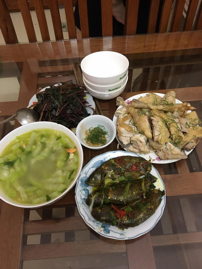 lay chong xong lai cham chi may mo nau an co vo thich an thit ga khoe hinh anh mam com hang ngay duoc chi em tam tac khen ngoi