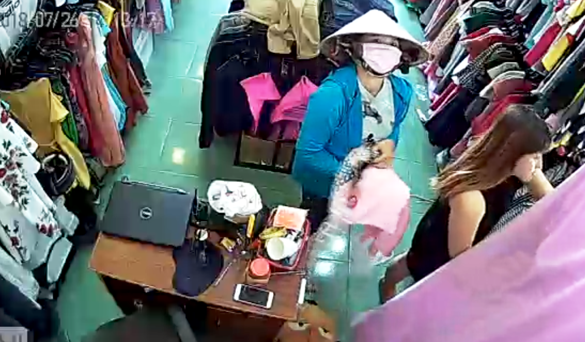 truy bat nu quai bit mat trom dien thoai tai cua hang thoi trang o vinh long