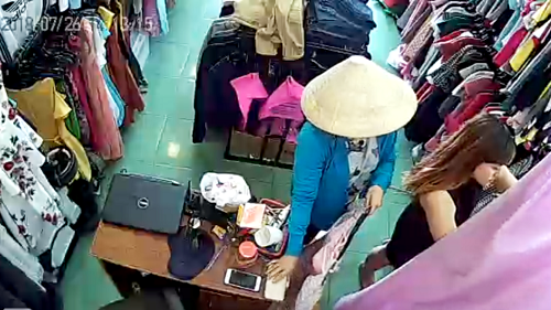 truy bat nu quai bit mat trom dien thoai tai cua hang thoi trang o vinh long