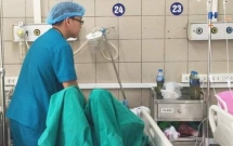 thai phu 8 thang bi chong danh bam dap vi mua do online