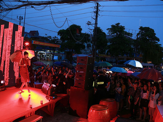 hang tram khan gia doi mua nghe bich phuong hat o phu tho