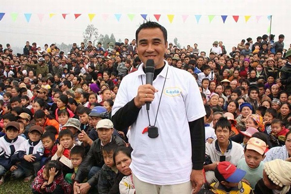 chuyen gian lan de doi cua mc quyen linh