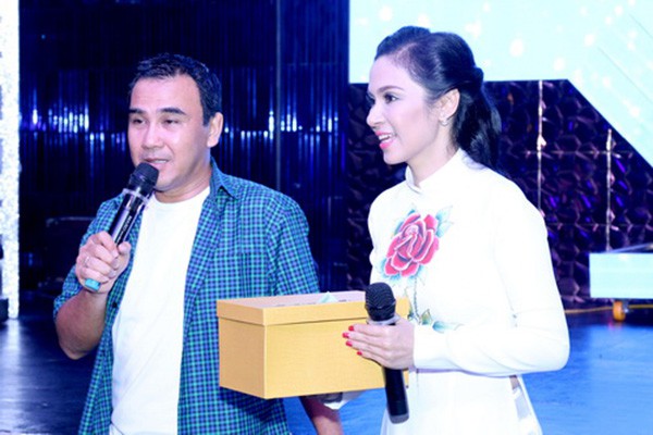 chuyen gian lan de doi cua mc quyen linh