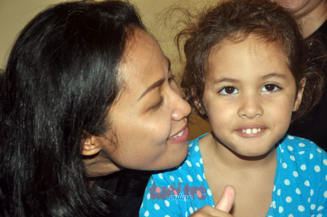 hanh trinh tim con gai cua ba me nguoi indonesia tren dat viet