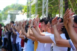 Mang ngôn ngữ cho trẻ khiếm thính