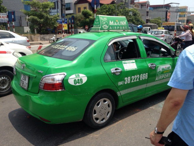 taxi mai linh huc csgt roi tau thoat nhu phim hanh dong