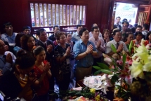 doan viet kieu tieu bieu ve nuoc chao mung ky niem quoc khanh