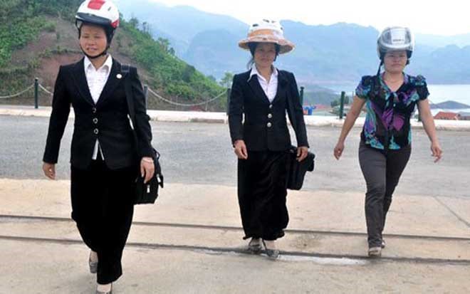 thiet ke mu bao hiem cho phu nu dan toc bai toan kho cho nha san xuat