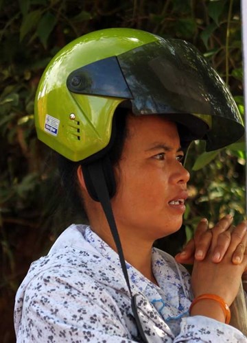 thiet ke mu bao hiem cho phu nu dan toc bai toan kho cho nha san xuat