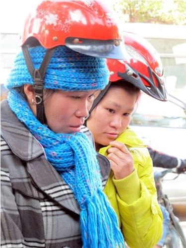 thiet ke mu bao hiem cho phu nu dan toc bai toan kho cho nha san xuat