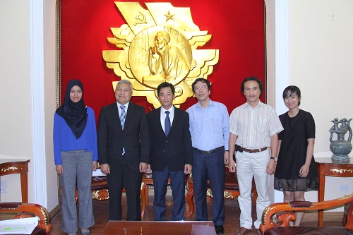 pho chu tich lien hiep don tuan phong tiep tan dai su indonesia tai viet nam