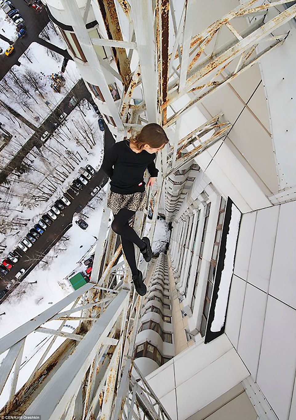 nhung hinh anh choang ngop cua co gai co so thich tu suong lieu linh