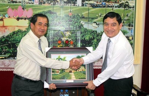 doan dai bieu hdnd tinh bolykhamxay lao tham va lam viec tai tinh nghe an