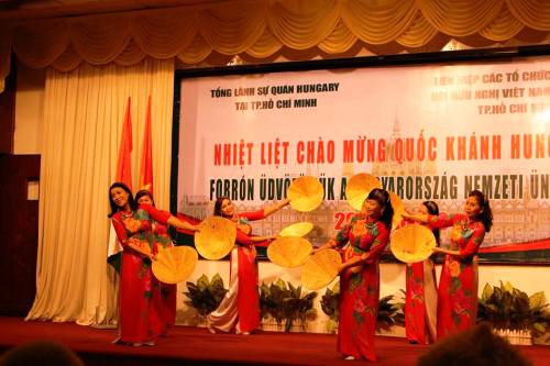 lien hiep tphcm ky niem quoc khanh nuoc cong hoa hungary