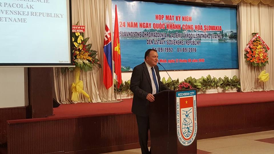 hop mat ky niem 24 nam quoc khanh cong hoa slovakia