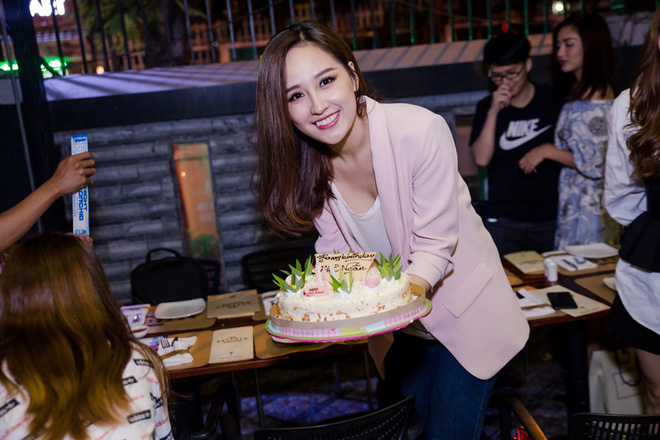 mai phuong thuy khoe nhan sac khac la khi hoi ngo minh hang kha ngan