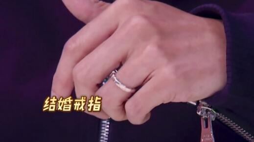 phung duc luan deo nhan cuoi lien tuc khang dinh hon nhan voi thu ky rat tot